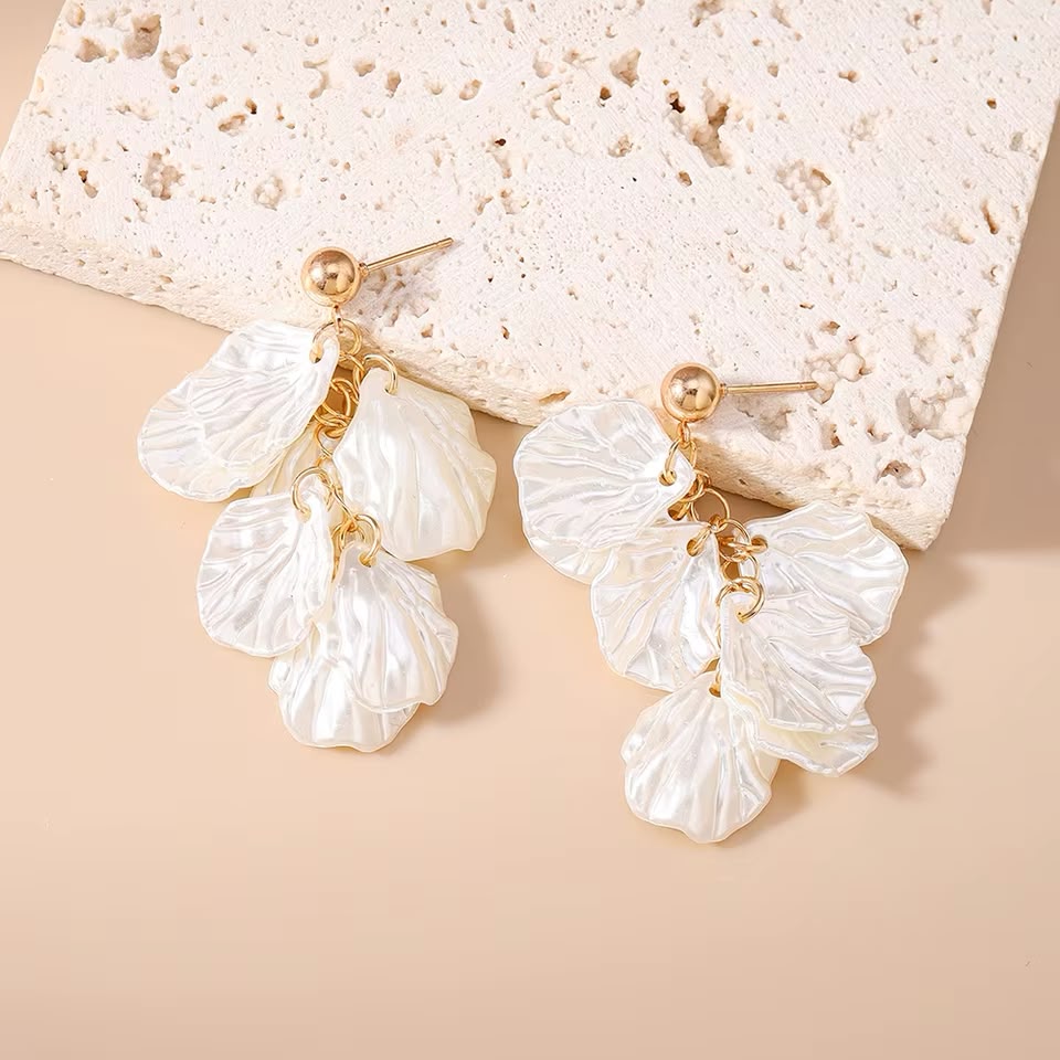 Mireia | Pendientes de pétalos blancos