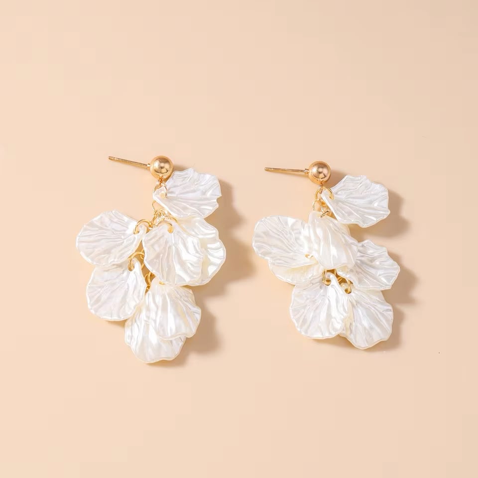 Mireia | Pendientes de pétalos blancos