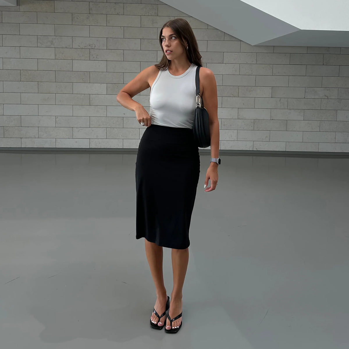 Sofia | Falda Media de Vestir Negra
