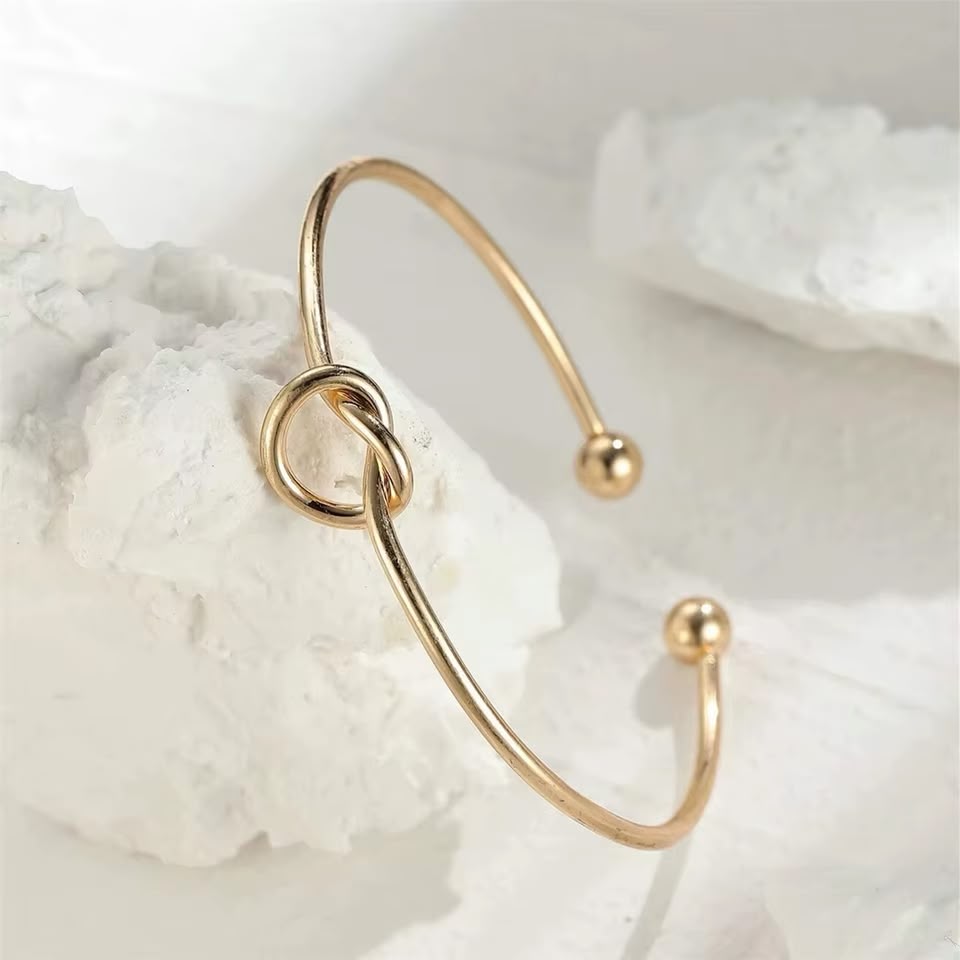 Noelia | Pulsera dorada de nudo