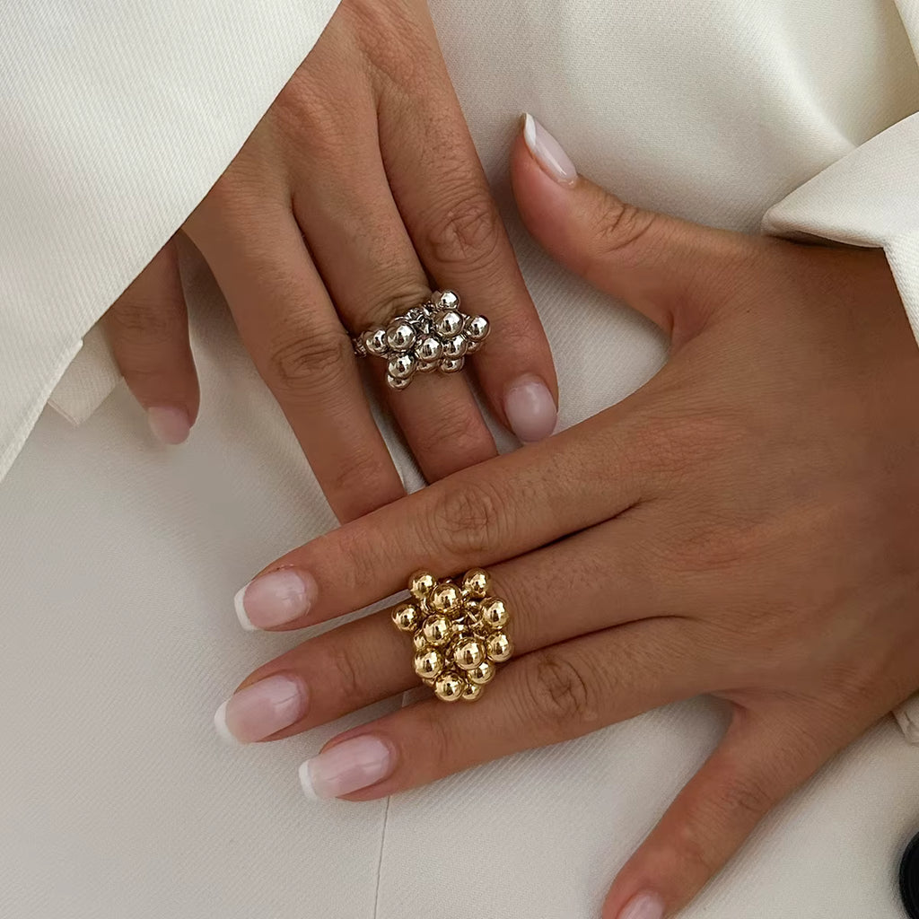 Nerea | Anillo de esferas en racimo