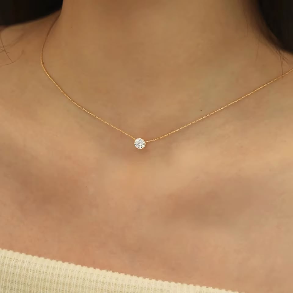 Amalia | Collar dorado de punto de luz
